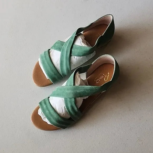 Pinaz Open Toed Sea Foam Green Suede Women's Shoe Size 9